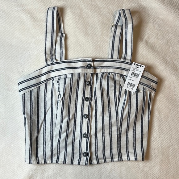 Tilly's Tops - Tillys Crop Top